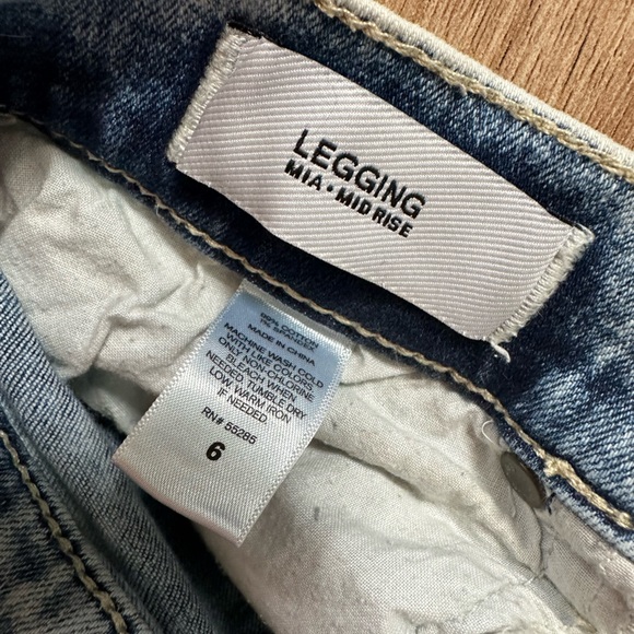 Express Stretch Jeans - Picture 6 of 9